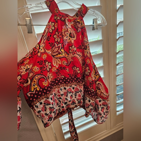 Ups & Down crop top size medium - Picture 7 of 8